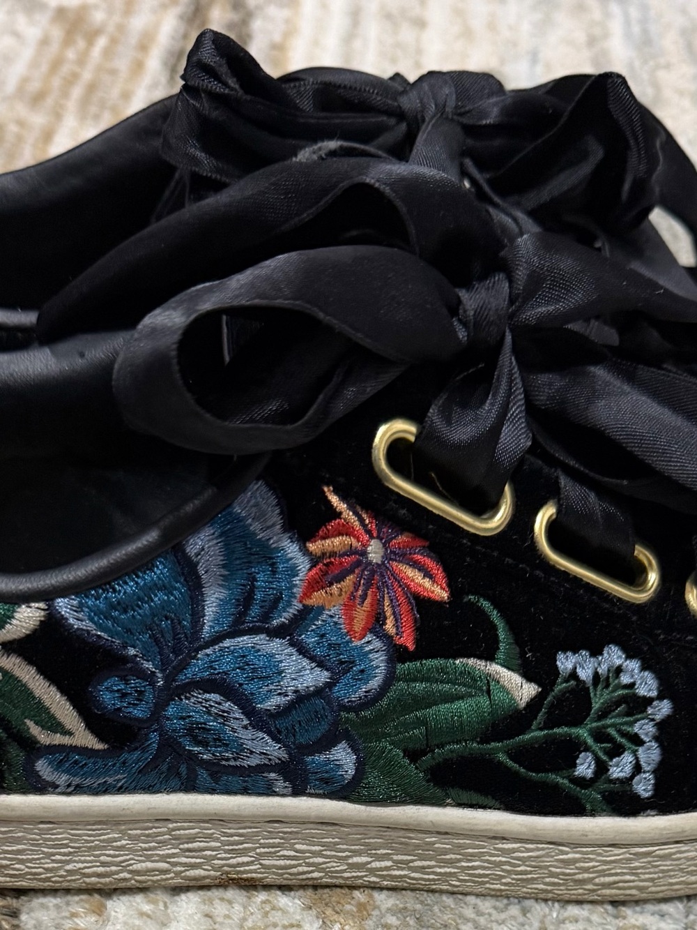 Puma Black Velvet Floral Embroidered Women's Sneakers with Satin Laces - Picture 2 of 8